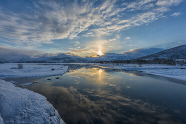 Norway, Fjord in winter at sunset - LOMF000189