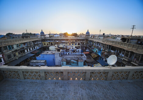 India, Old Delhi, Chili bazar at sunset - DISF002336