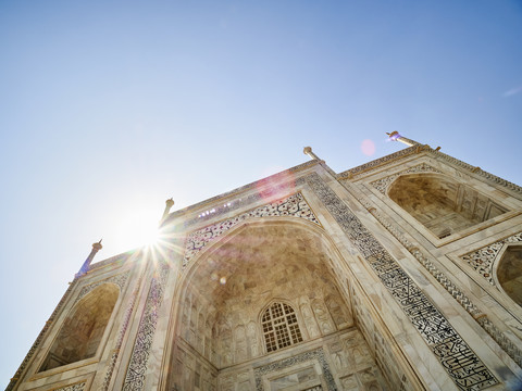 Indien, Uttar Pradesh, Agra, Taj Mahal im Licht der Sonne, lizenzfreies Stockfoto