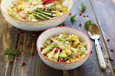 Vegan bulgur salad in bowl - SARF002497