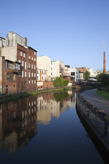 Polen, Bydgoszcz, alte Gebäude im historischen Stadtzentrum entlang der Mlynowka - ABOF000076