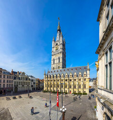 Belgien, Flandern, Gent, Sint-Baafsplein, Tuchhalle und Glockenturm - AMF004733