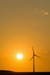Wind wheel and evening sun - UMF000805