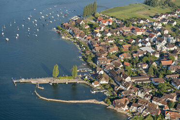 Schweiz, Arialansicht von Ermatingen am Bodensee - SHF001815