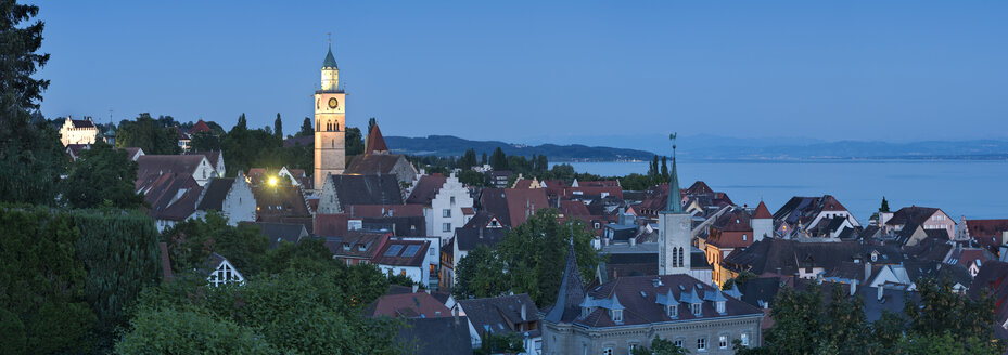 Deutschland, Uberlingen, Altstadt mit Kirche St. Nikolaus - SHF001849