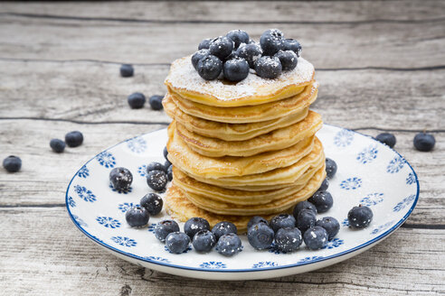 Pancakes with blueberries - LVF004498