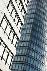 Deutschland, Stuttgart Vaihingen, Fassaden von zwei Bürotürmen - FCF000842