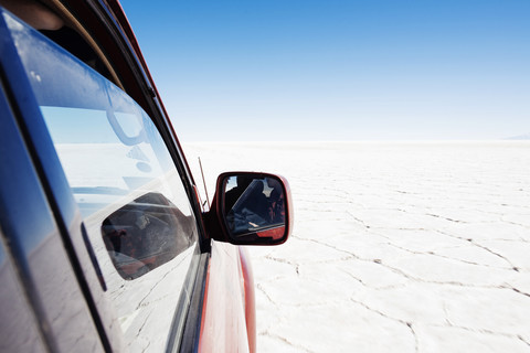 Bolivia, Atacama, Altiplano, 4x4 crossing Salar de Uyuni stock photo