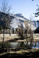 USA, Kalifornien, Landschaft im Yosemite-Nationalpark - NGF000283