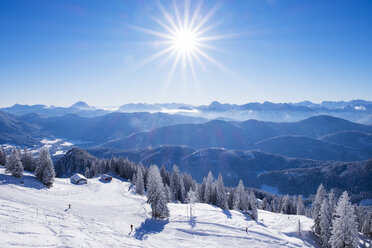 Deutschland, Oberbayern, Lenggries, Skigebiet am Brauneck - SIEF006944