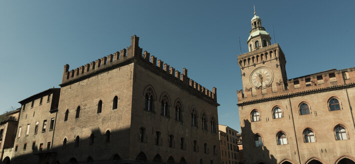 Italien, Bologna, Blick auf Palazzo d'Accursio und Palazzo Comunale - KAF000128