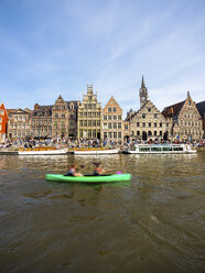 Belgien, Gent, Altstadt, Graslei, historische Zunfthäuser am Fluss Leie - AMF004761