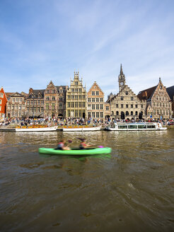 Belgien, Gent, Altstadt, Graslei, historische Zunfthäuser am Fluss Leie - AMF004761