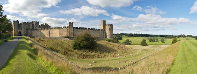 UK, Alnwick, Blick auf Alnwick Castle - SH001857