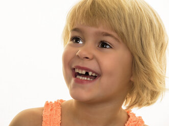 Portrait of smiling girl with tooth gap - EJWF000778