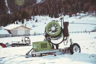 Italy, Val Venosta, Slingia, snow cannon in winter landscape - MFF002712