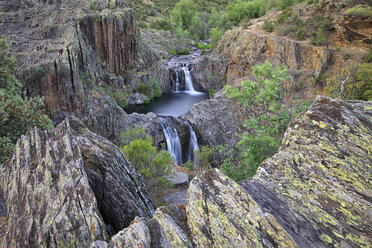 Spanien, Guadalajara, Sierra de Ayllon, Cascada del Aljibe, Aljibe, Wasserfälle, Rio Jarama - DSGF000872
