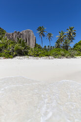 Seychelles, Beach of Grande Soeur Island, Big Sister - FOF008414