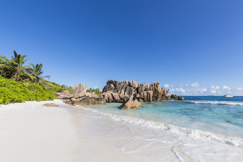 Seychelles, La Digue, Indian Ocean, Anse Cocos, beach - FOF008417