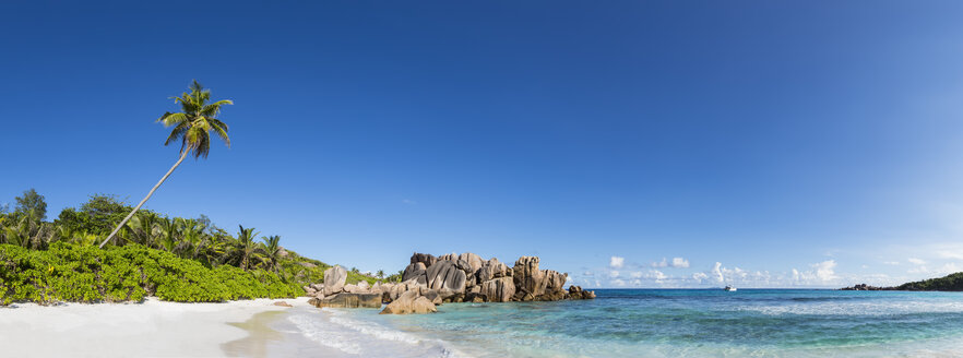 Seychelles, La Digue, Indian Ocean, Anse Cocos, Panoramic view of beach - FOF008418