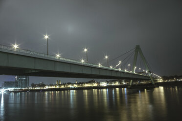 Germany, Cologne, view to Severinsbruecke at night - MADF000797