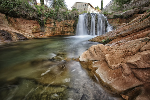 Spanien, Aragonien, Provinz Teruel, Wasserfall, Oberlauf von Flüssen wie Matarrana, Ulldemo oder Algars, lizenzfreies Stockfoto