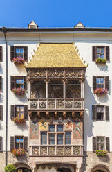 Austria, Tyrol, Innsbruck, View of a building with golden roof, alcove balcony - WDF003518