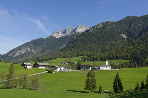 Österreich, Tirol, Steinberg am Rofan - LBF001379