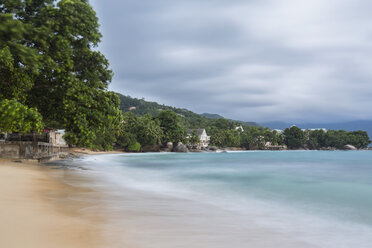 Seychellen, Indischer Ozean, Insel Mahe, Glacis Beach - FOF008462