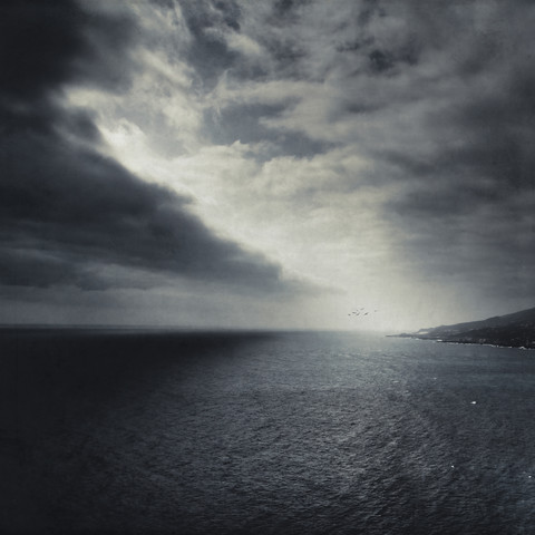 Spanien, La Palma, bewölkter Himmel über der Ostküste, lizenzfreies Stockfoto