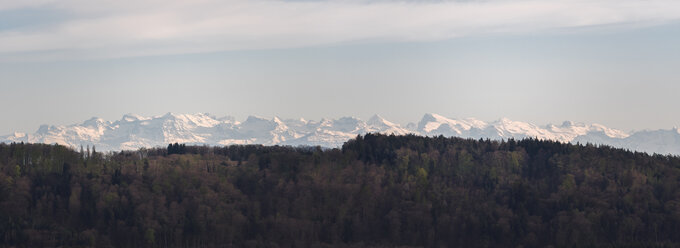 Schweiz, Alpenpanorama im Frühling - KRPF001729