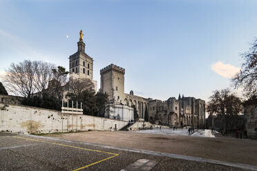 France, Avignon, Cathedral and Palais des Papes - CSTF000924