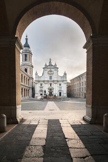 Italien, Loreto, Basilika des Heiligen Hauses - CSTF000937