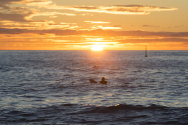 Surfer bei Sonnenaufgang - SKCF000070
