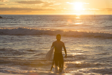 Surfer bei Sonnenaufgang - SKCF000071