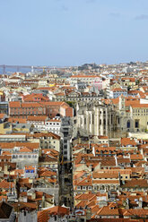 Portugal, Lissabon, Stadtbild, Ponte 25 de Abril im Hintergrund - HLF000948