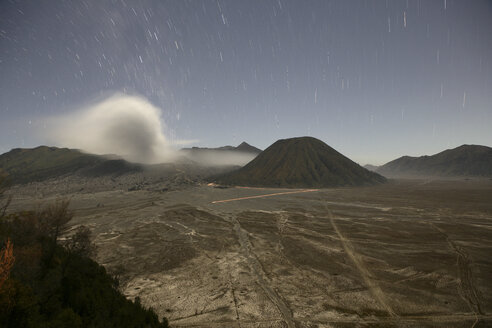 Indonesien, Java, Vulkane Bromo, Batok und Semeru bei Nacht - DSGF000998