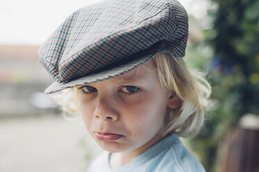 Portrait of defiant boy - MJF001770