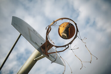 Basketball in hoop - JRFF000484