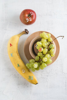 Banane, apple and green grapes, different vitamins - MYF001371