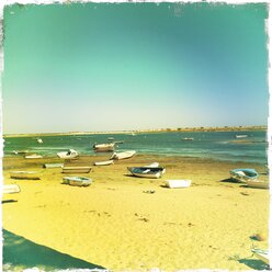 Portugal, Algarve, Boats at beach - DRF001693