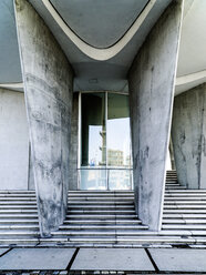 Germany, Hamburg, entrance of modern building at Hafencity - HOHF001401