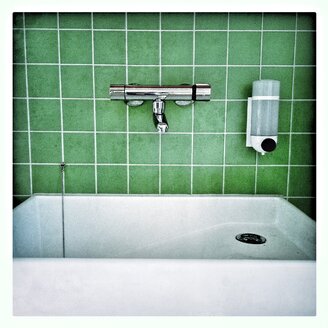 Waschbecken im Badezimmer - SABF000037