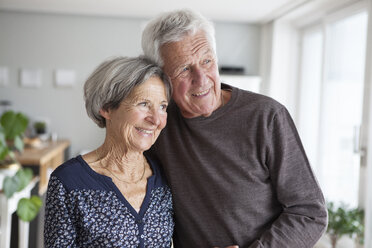 Portrait of happy senior couple at home - RBF004136