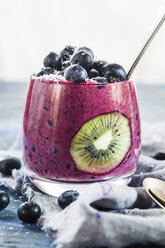 Smoothie-Pudding mit Tapioka, Blaubeeren und Kiwi - SBDF002721