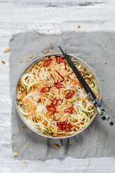 Vegan salad, spiralized zucchini and carrot with glass noodles and spicy peanut dressing - SBDF002738