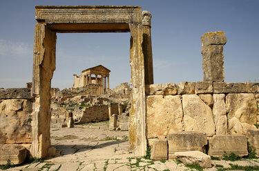 Tunesien, Gouvernement Beja, Römische Ruine von Dougga - DSGF001062