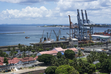 Brasilien, Salvador de Bahia, Ansicht des Hafens - MAUF000333