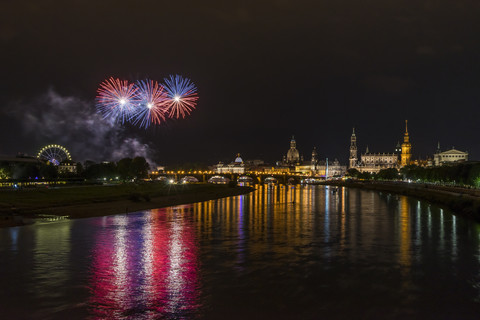 Deutschland, Dresden, Feuerwerk, Altstadtfest, lizenzfreies Stockfoto