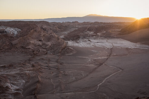 Chile, San Pedro de Atacama, Atacama-Wüste bei Sonnenuntergang - MAUF000341